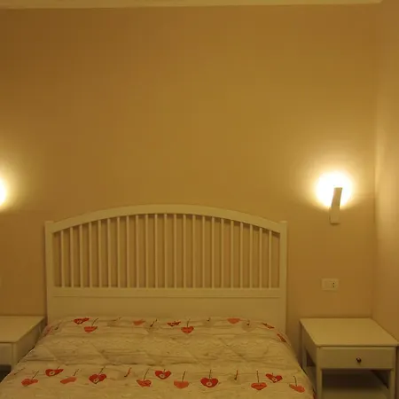 招待所 吉由利亚魅力度假旅馆 4*