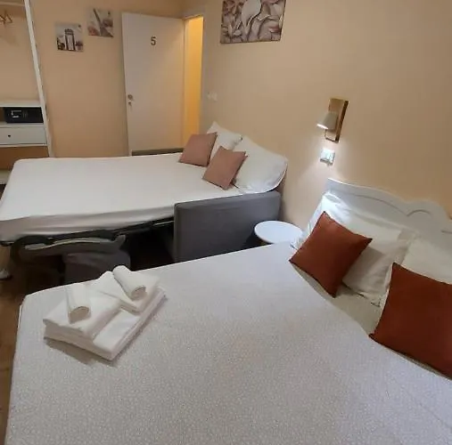 Glam Giulia Pensión 4*