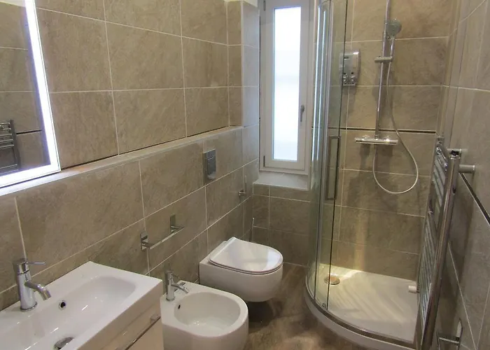 Glam Giulia Pensión