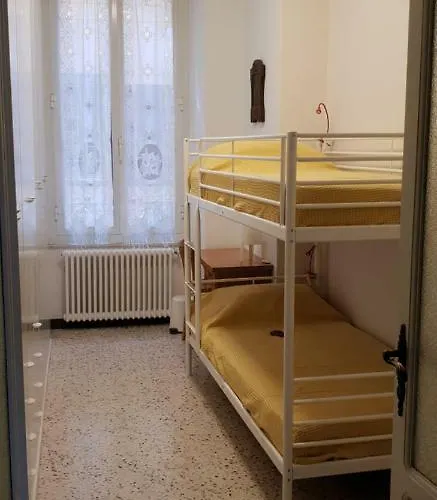 Glam Giulia Pensión La Spezia